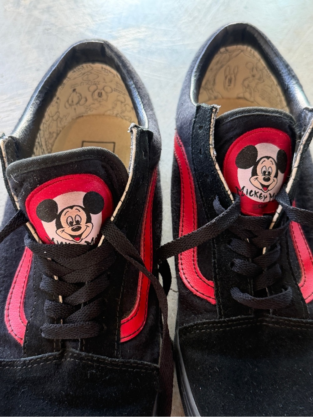 Vans Disney Mickey Mouse Club Old Skool Black Red Suede Sneakers Men’s 10.5 - Picture 2 of 12